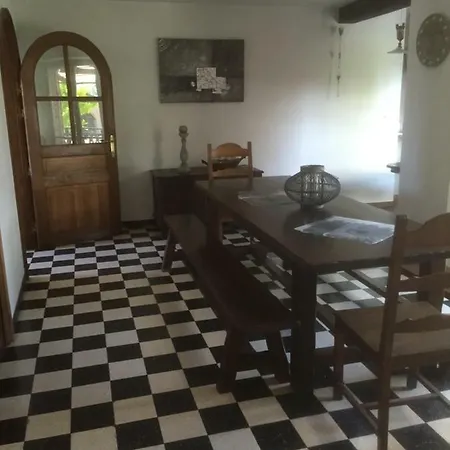 Holiday home Le De La Vieille Eglise *